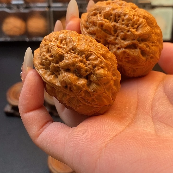 文玩核桃吊坠铁龙爪