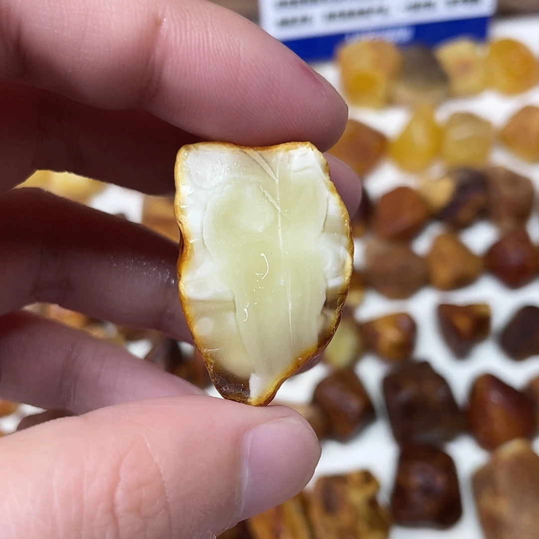 定制琥珀未镶嵌原矿琥珀