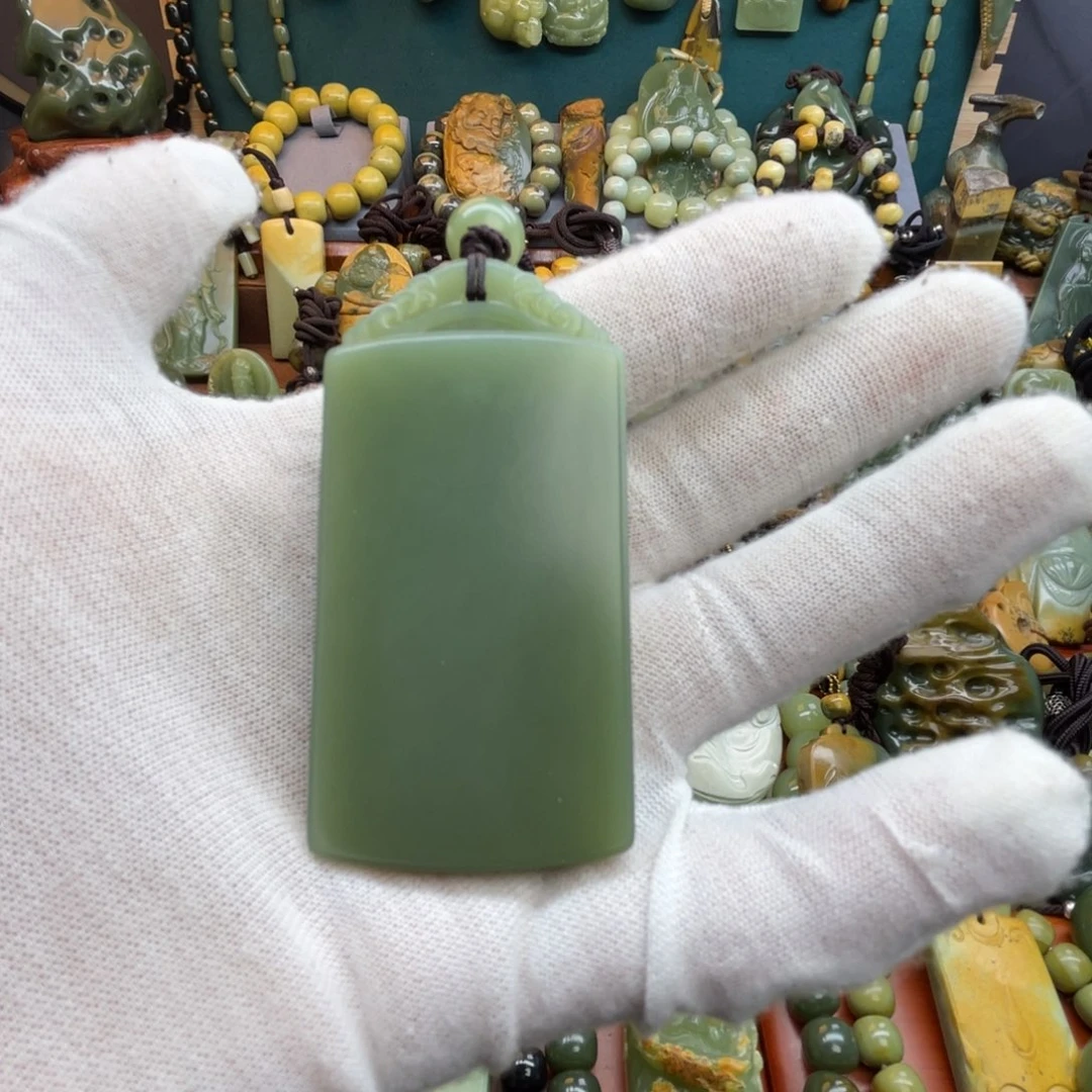 长***鹿岫岩老玉（透闪石质玉）未镶嵌颈饰