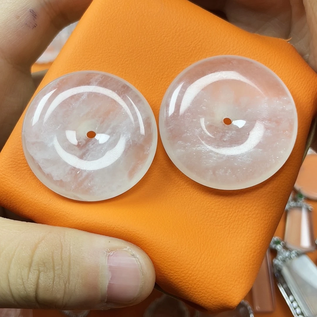 石英质玉未镶嵌颈饰多样性发其一