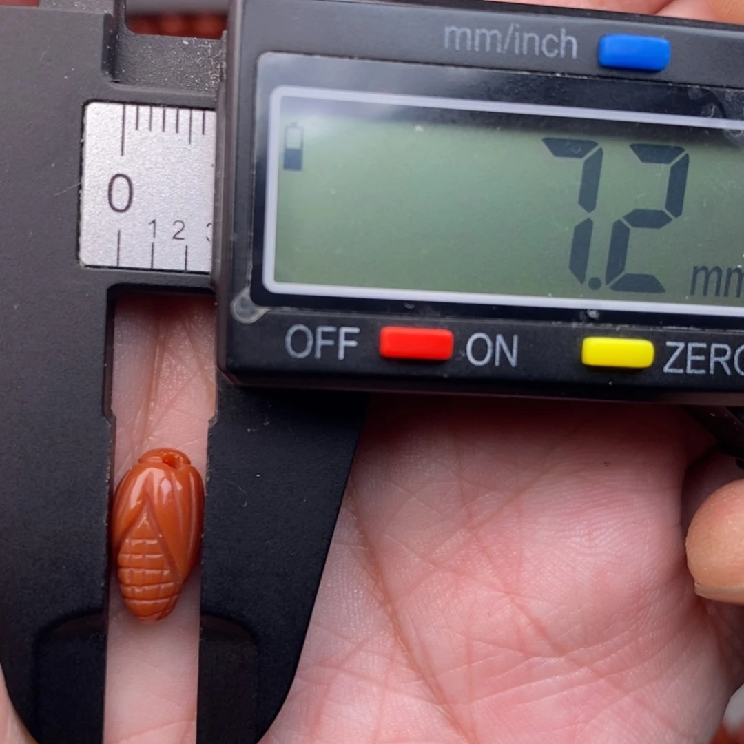 南红玛瑙配饰未镶嵌