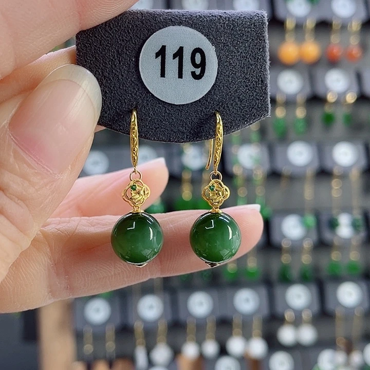 18K金镶嵌和田玉耳饰