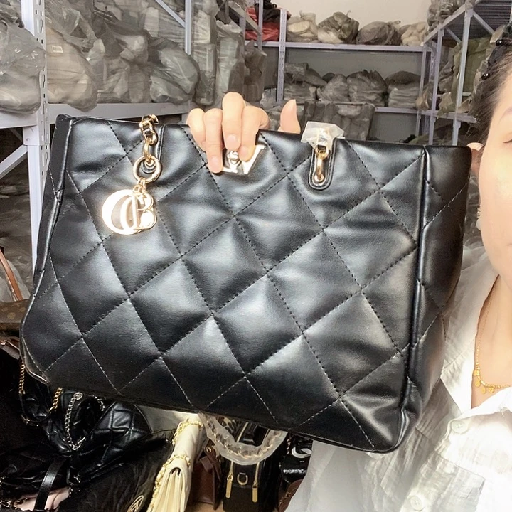 蚕丝小牛剖层皮革PU