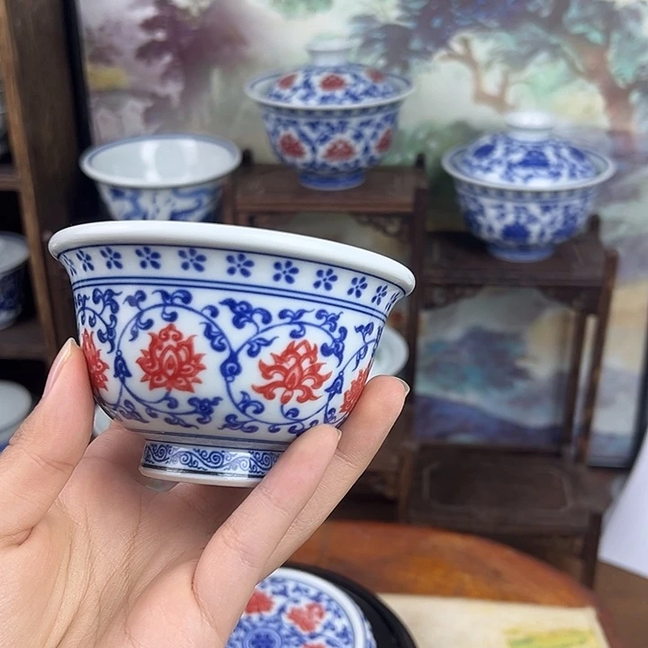 杯子缠枝莲釉里红压手