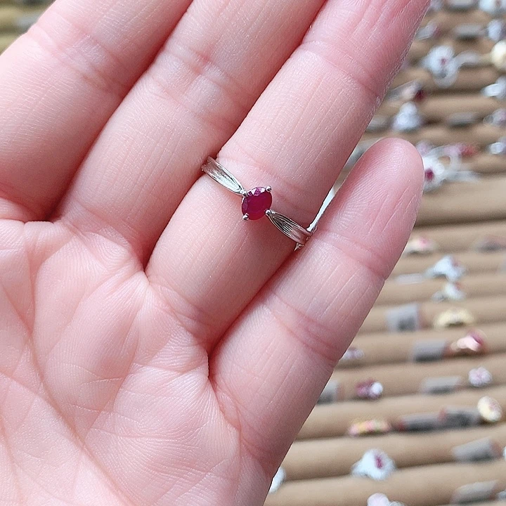 银S925镶嵌戒指红宝石