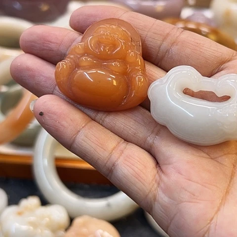 石英岩玉未镶嵌手镯