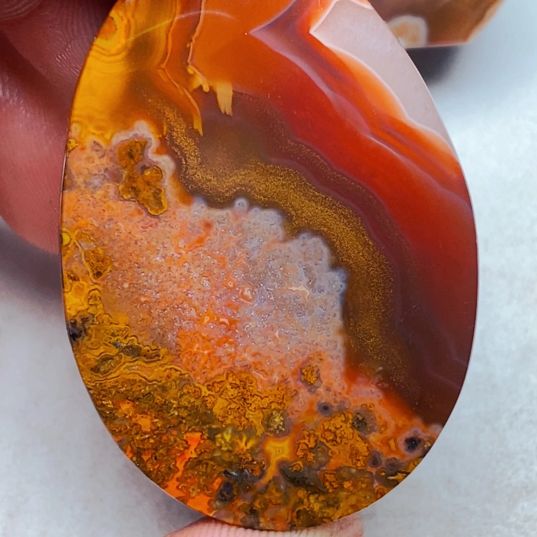 老***木玛瑙/玉髓未镶嵌颈饰