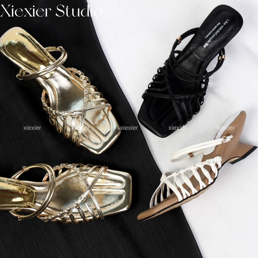 谢喜儿 | 编织露趾沙滩罗马凉拖鞋