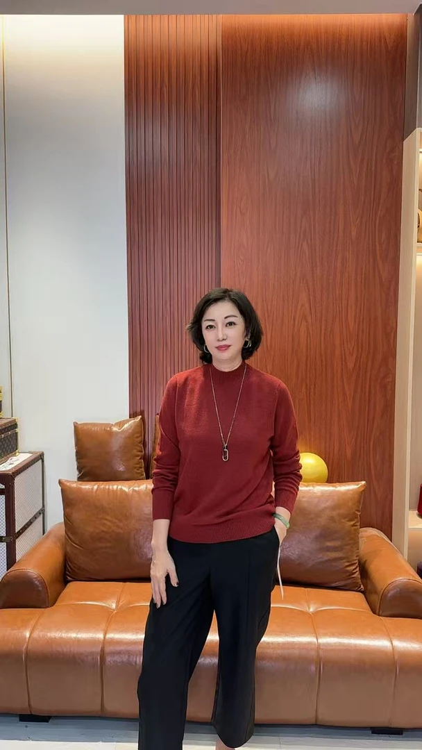 25年 新款半高领纯色厚款打底衫女秋冬时尚百搭羊绒衫