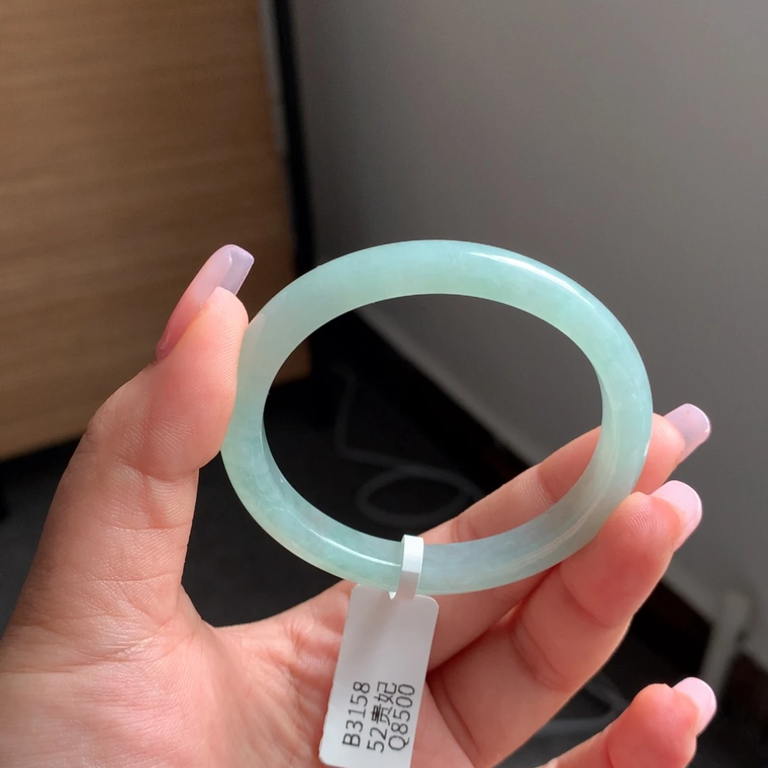 翡翠手镯未镶嵌18 52甜果绿贵妃