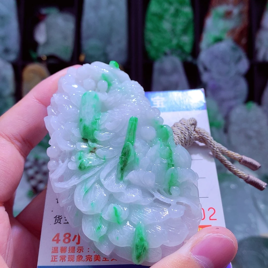 颈饰未镶嵌翡翠天然