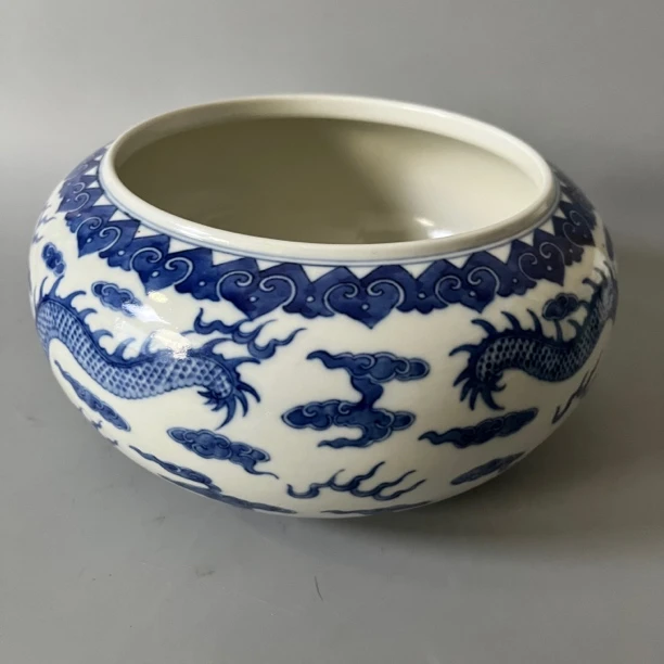 766 清 二龙戏珠水盂