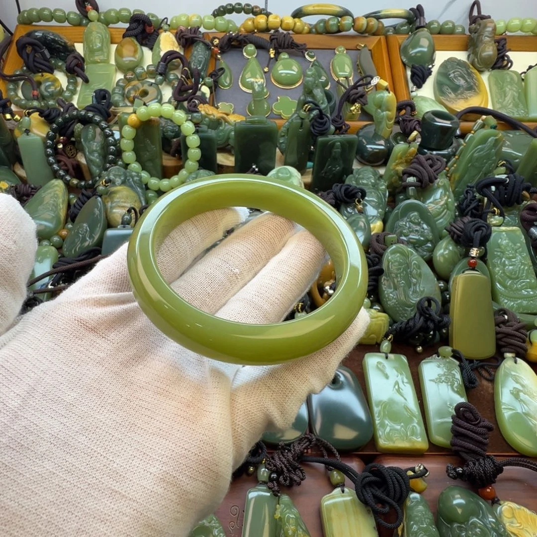 水***珑岫岩老玉（透闪石质玉）未镶嵌手镯