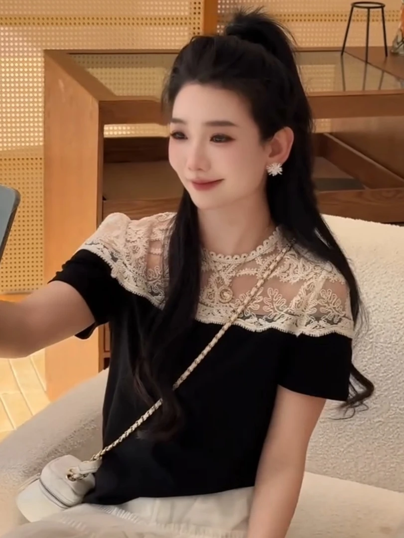 短袖拼接蕾丝法式镂空常规型圆领小众减龄时尚洋气T恤百搭