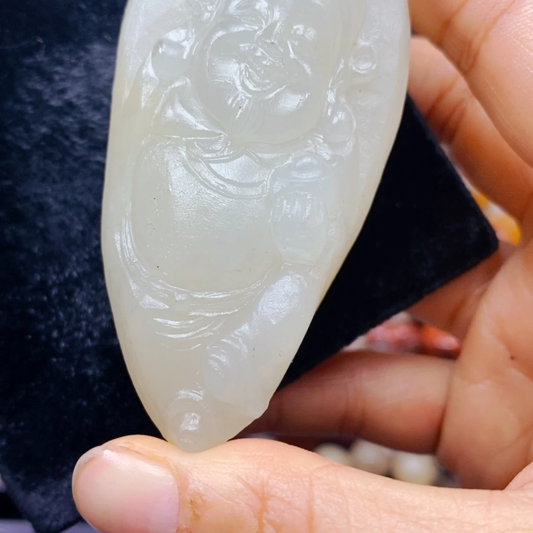 石英质玉（黄龙玉）未镶嵌颈饰