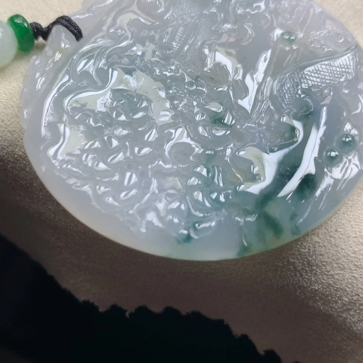 翡翠颈饰未镶嵌吊坠