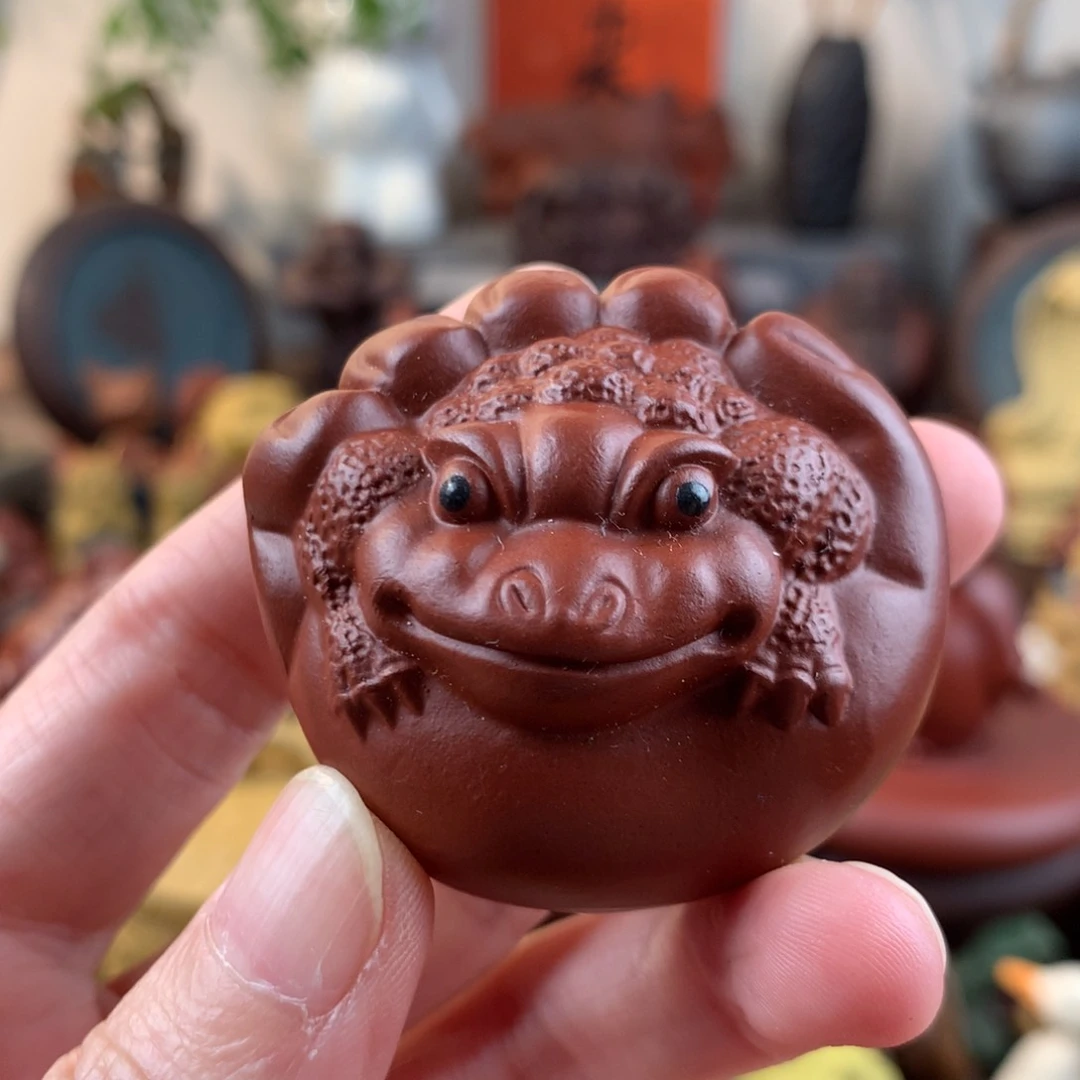 紫砂茶宠手中有财