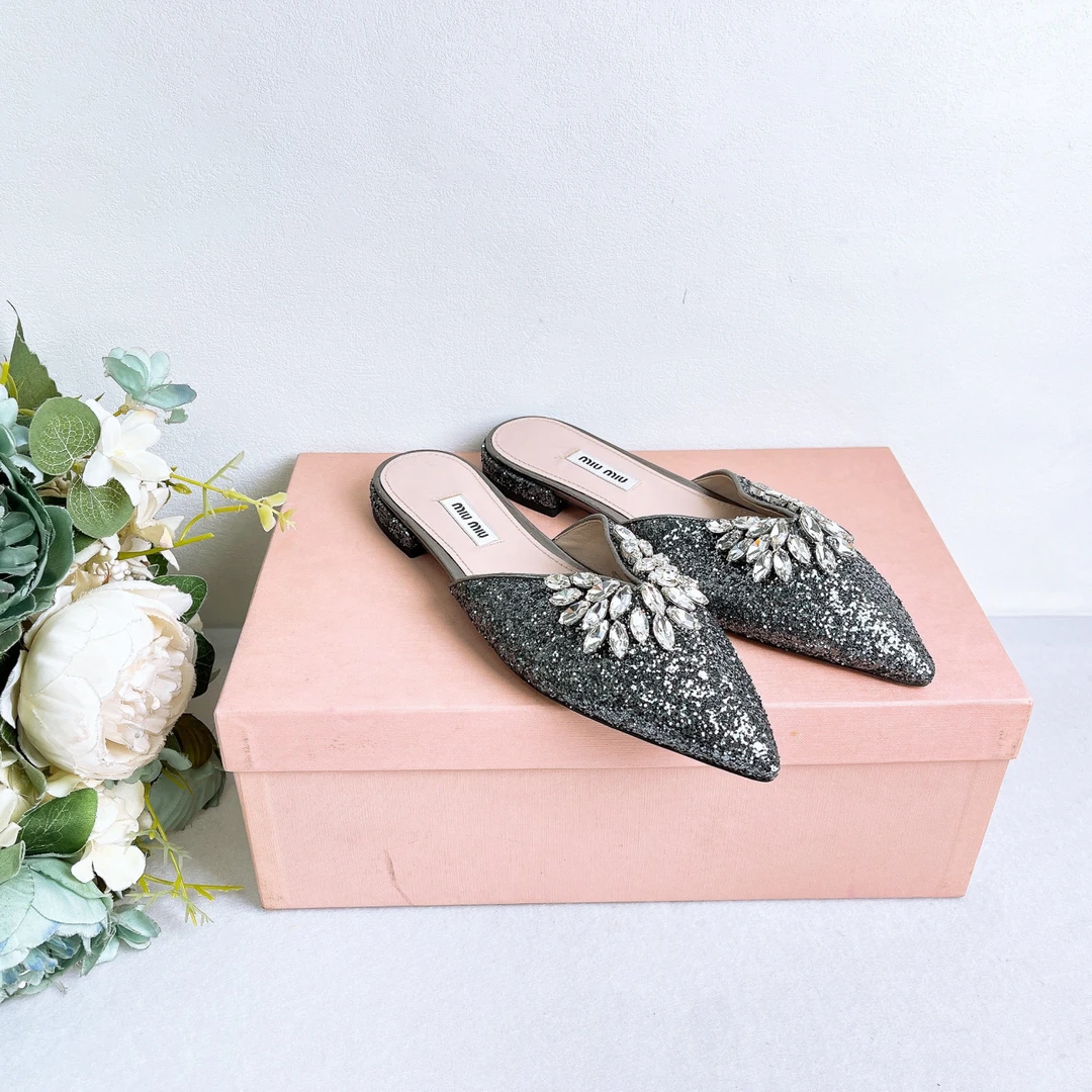 全新未使用 MIU MIU/缪缪 半拖/36码/XspA4909