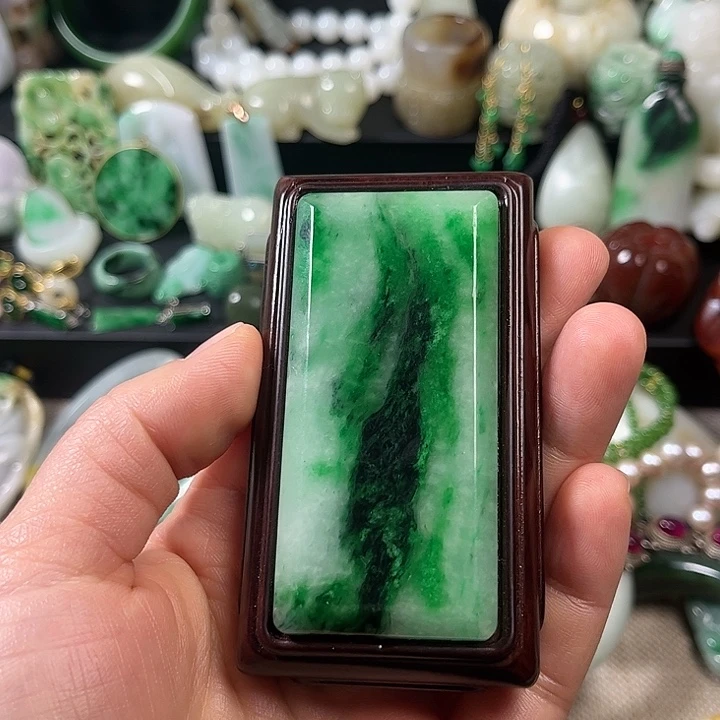 h***n翡翠未镶嵌颈饰翡翠未镶嵌颈饰