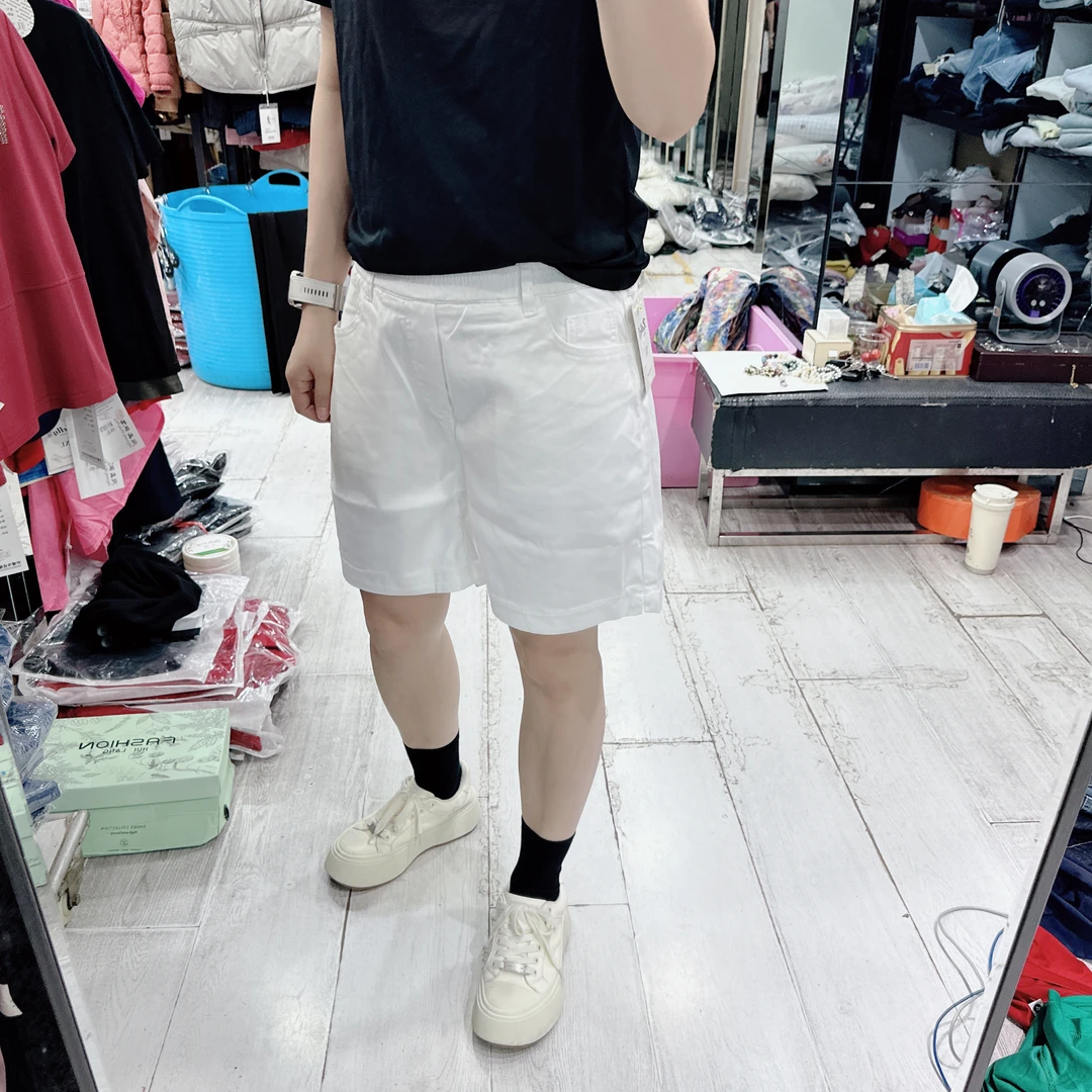 巨百搭温润舒适白裤松紧腰水洗牛仔短裤9093
