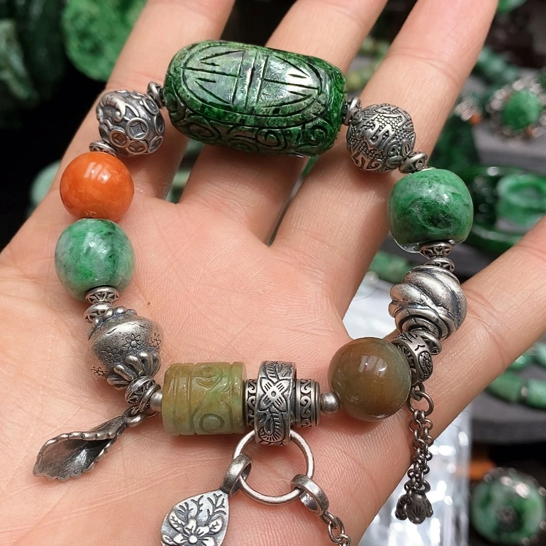 未镶嵌手链翡翠漂亮美眉