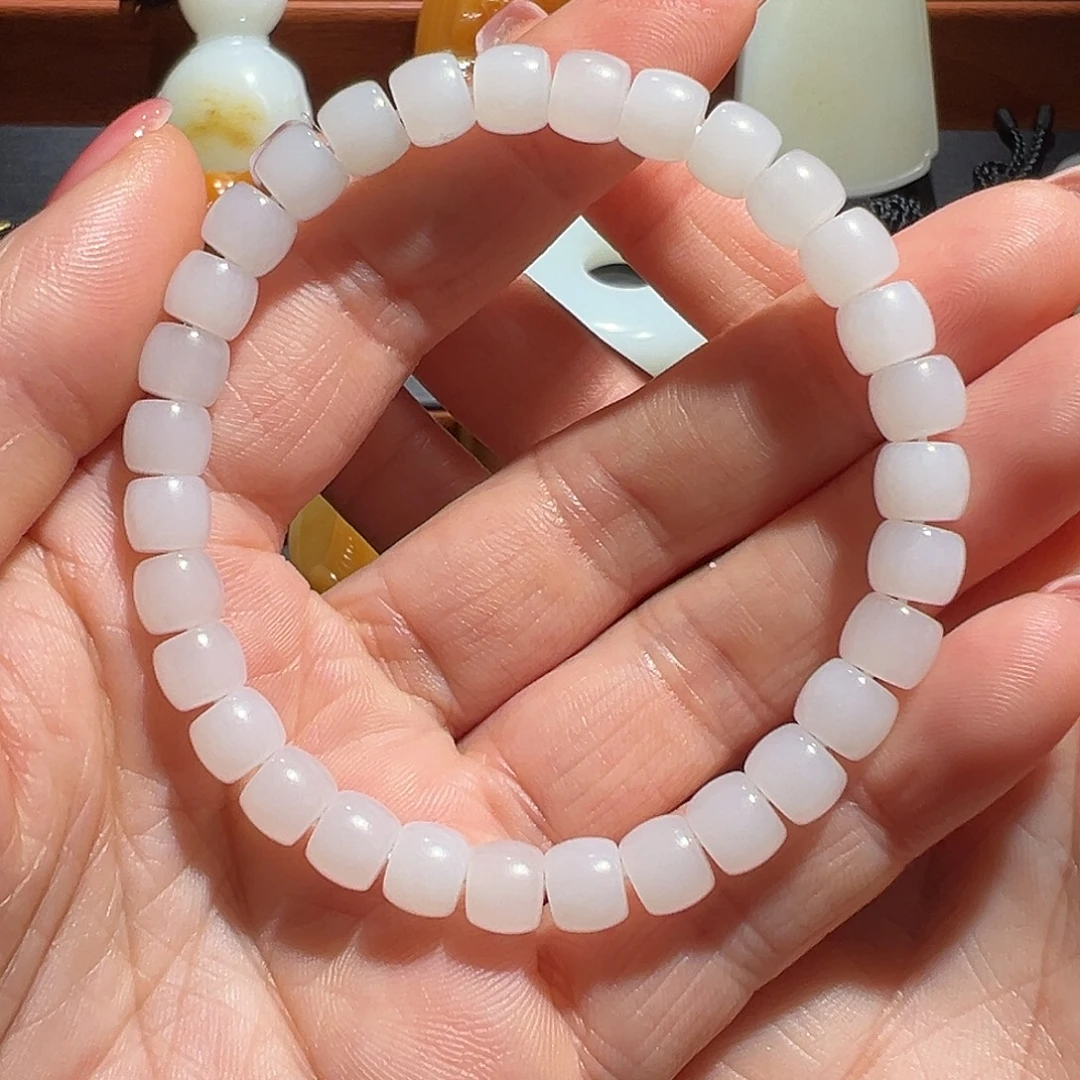 沐****和田玉未镶嵌手链