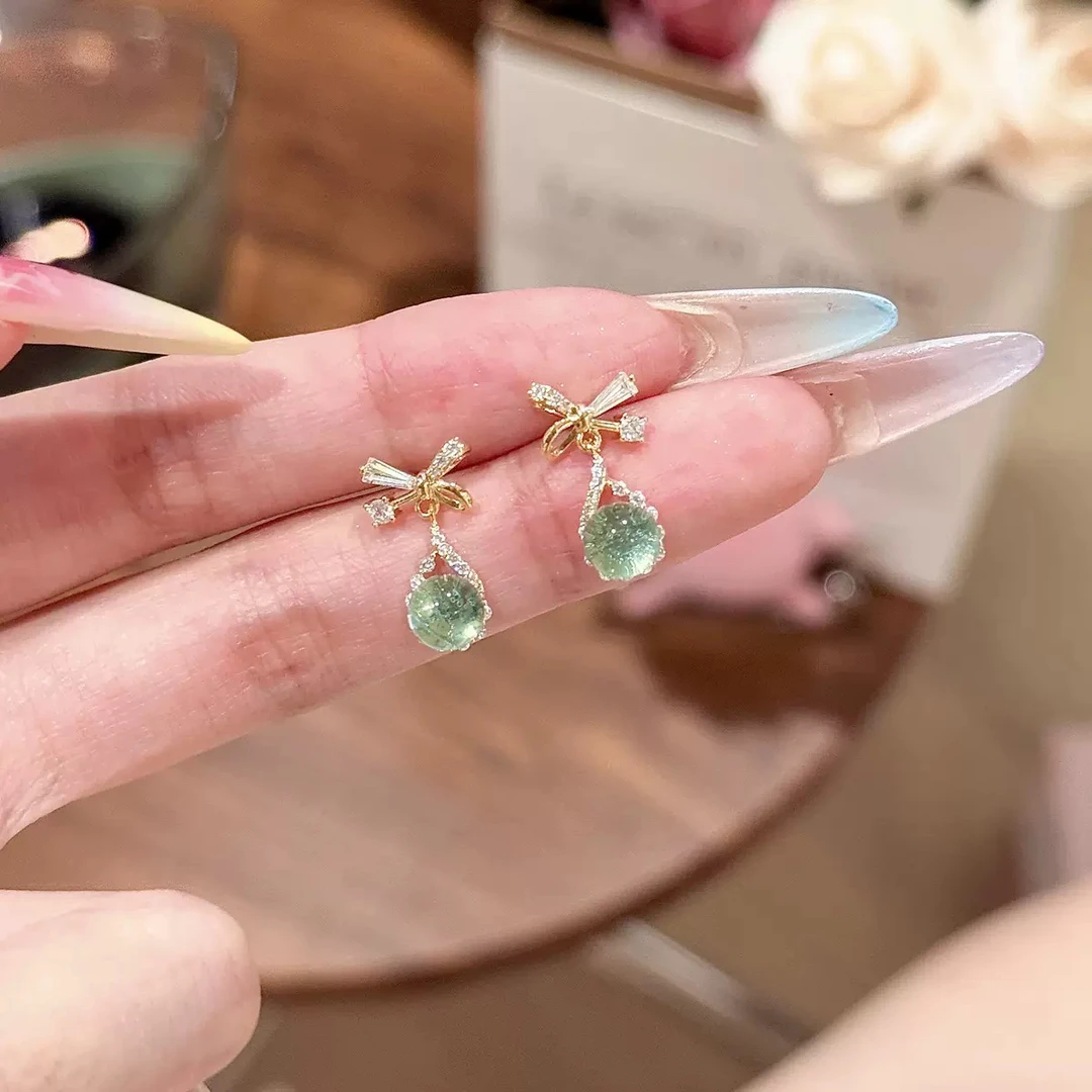 铜合金合成锆石耳饰 人鱼之泪设计感时尚轻奢高级耳钉耳环