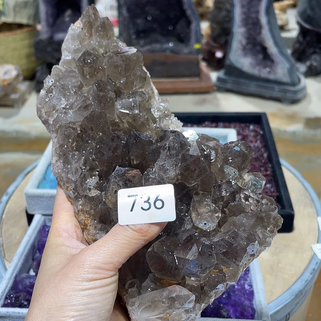 水晶摆件……未镶嵌迪**斯