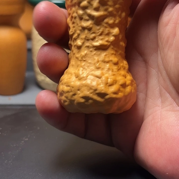 庭***生隐隐约约地看到一只大