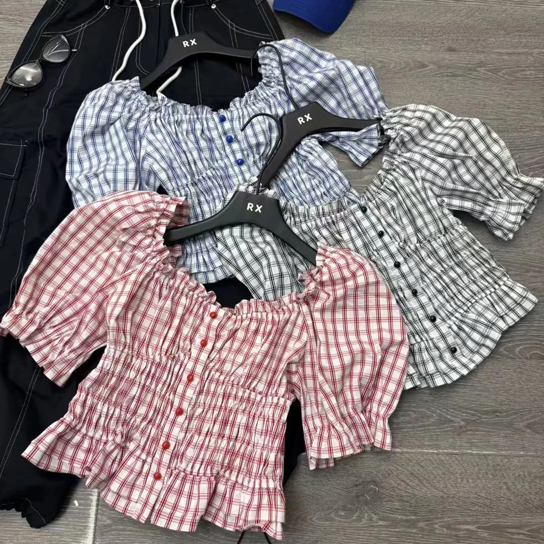 雯雯家 2025夏季新款复古格子方领褶皱木耳边泡泡袖显瘦上衣