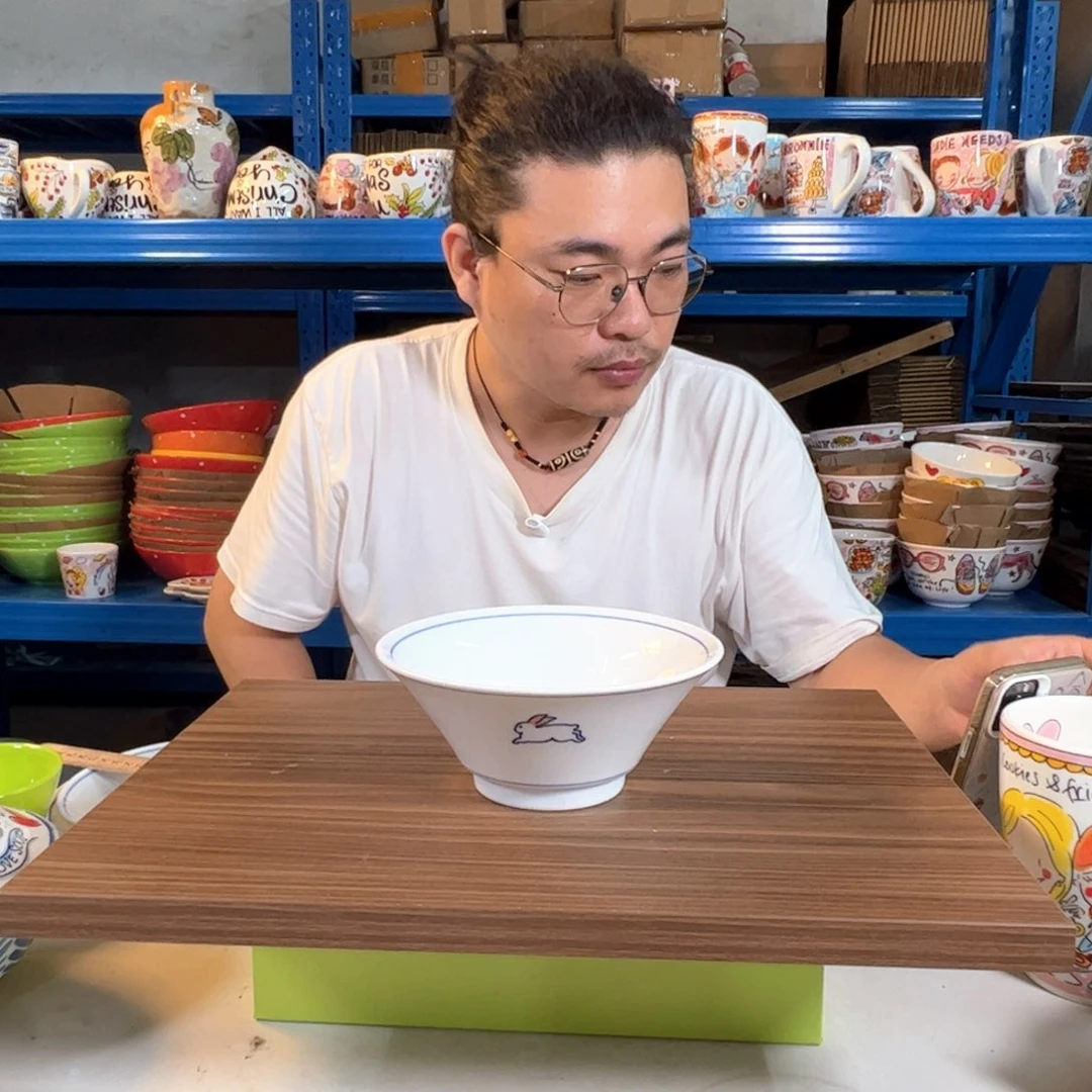 瓷兔子斗笠碗16厘米