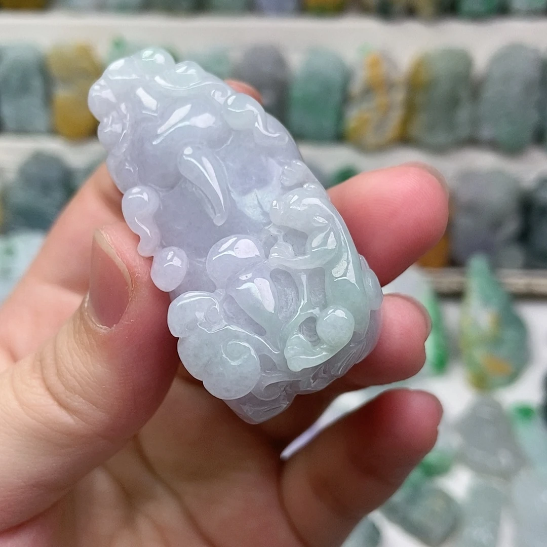 翡翠未镶嵌吊坠(赠链)