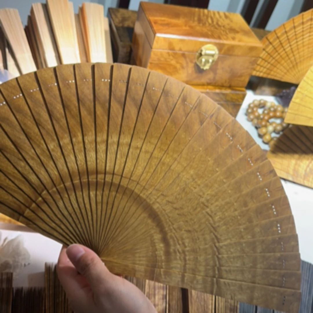 21尺寸99扇子满水波龙胆纹折扇苏扇