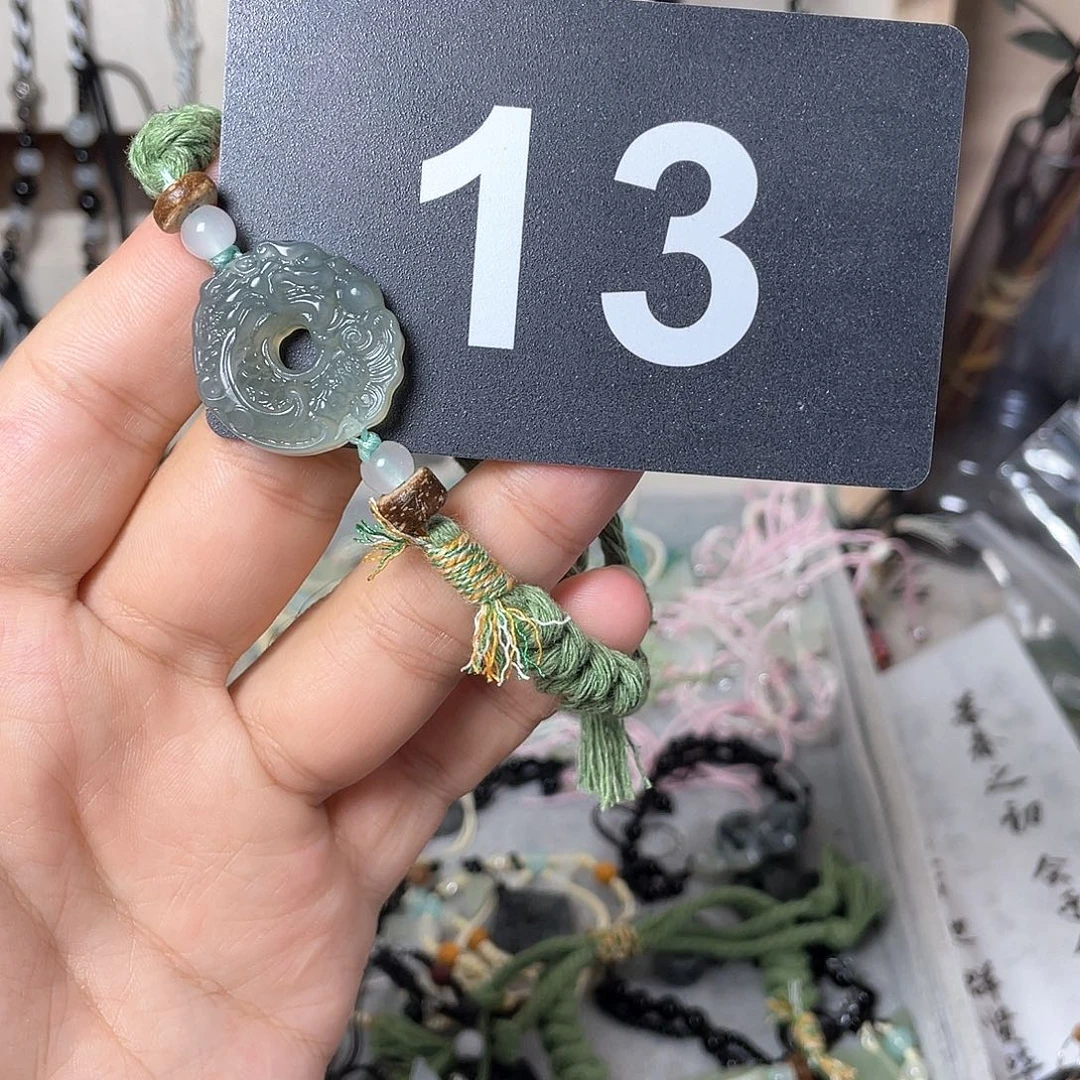 蛇纹石玉手链合金掌**狗