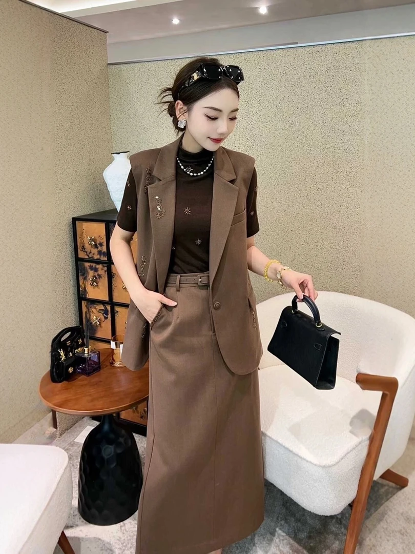 MZ25秋时尚百搭精致绣花通勤马甲含1.1绵羊毛纯色H修身显瘦半身裙