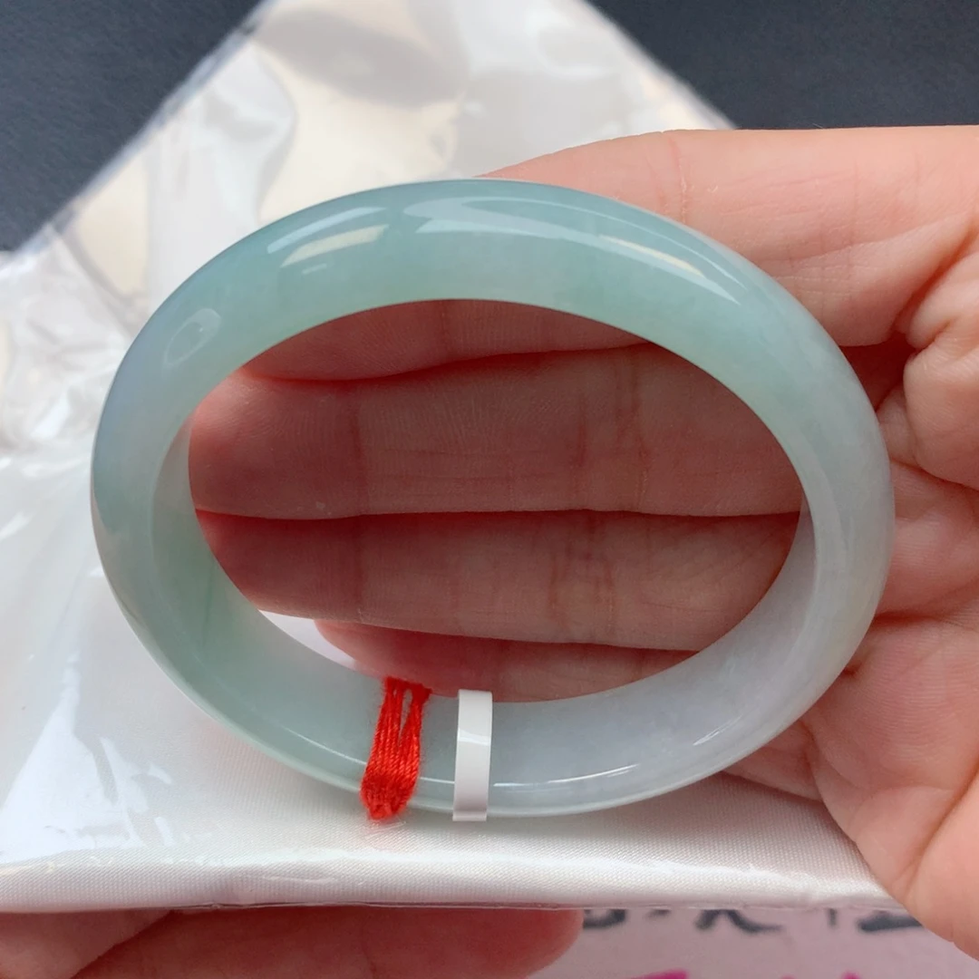 未镶嵌手镯翡翠55.5贵妃 蓝绿底半山水完整度高