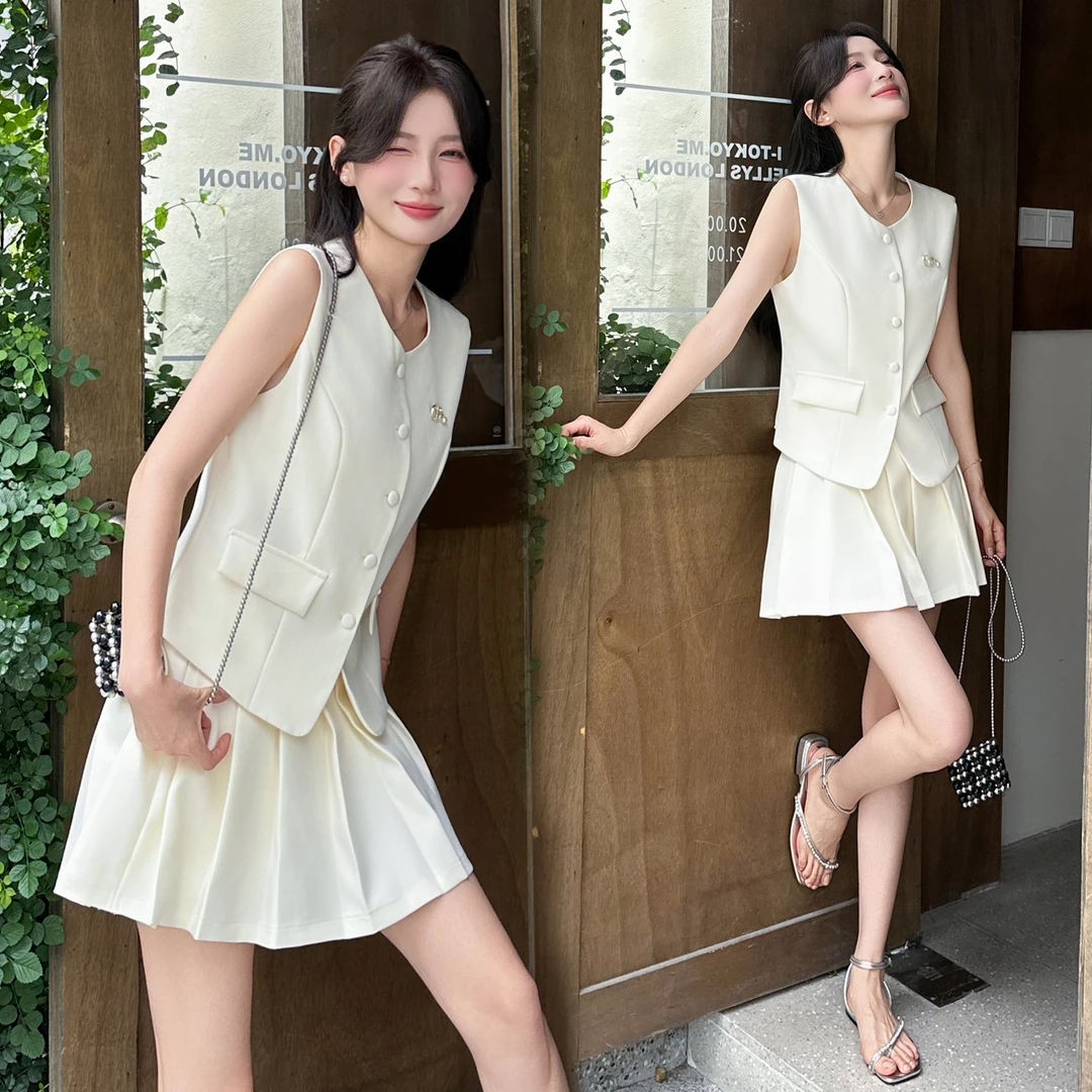森系炸街通勤小香风时尚女套装夏季新款甜美白色简约INS风两件套
