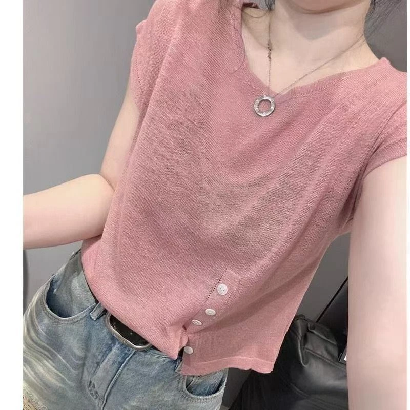 今年流行的独特别致冰丝针织衫女短袖欧货洋气设计感显瘦减龄上衣