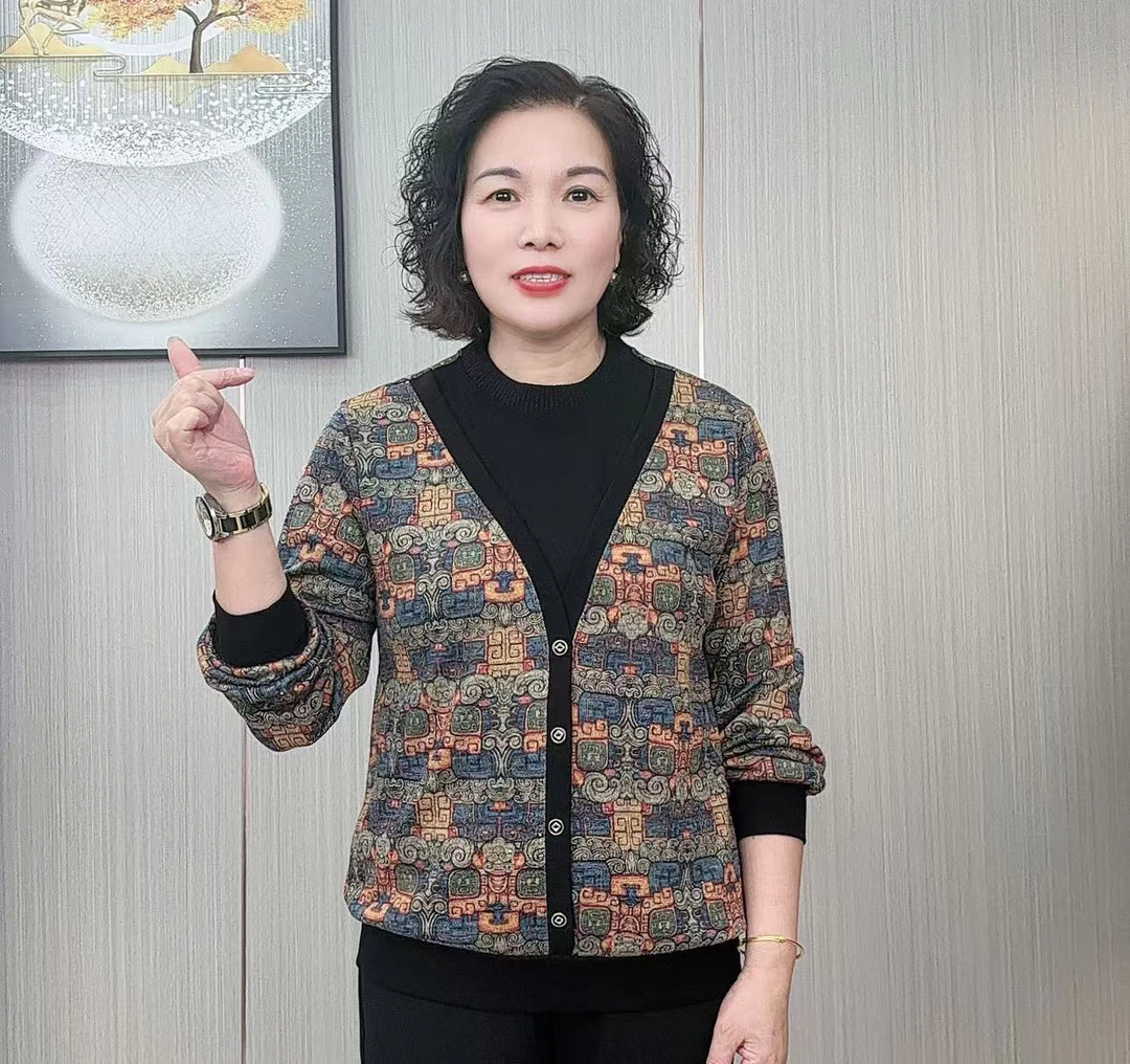 2025秋季新款中老年妈妈装洋气高贵假两件长袖上衣宽松遮肚小衫女