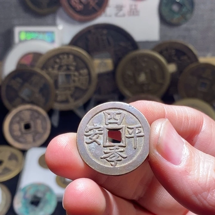 小***年铜现代仿制工艺品