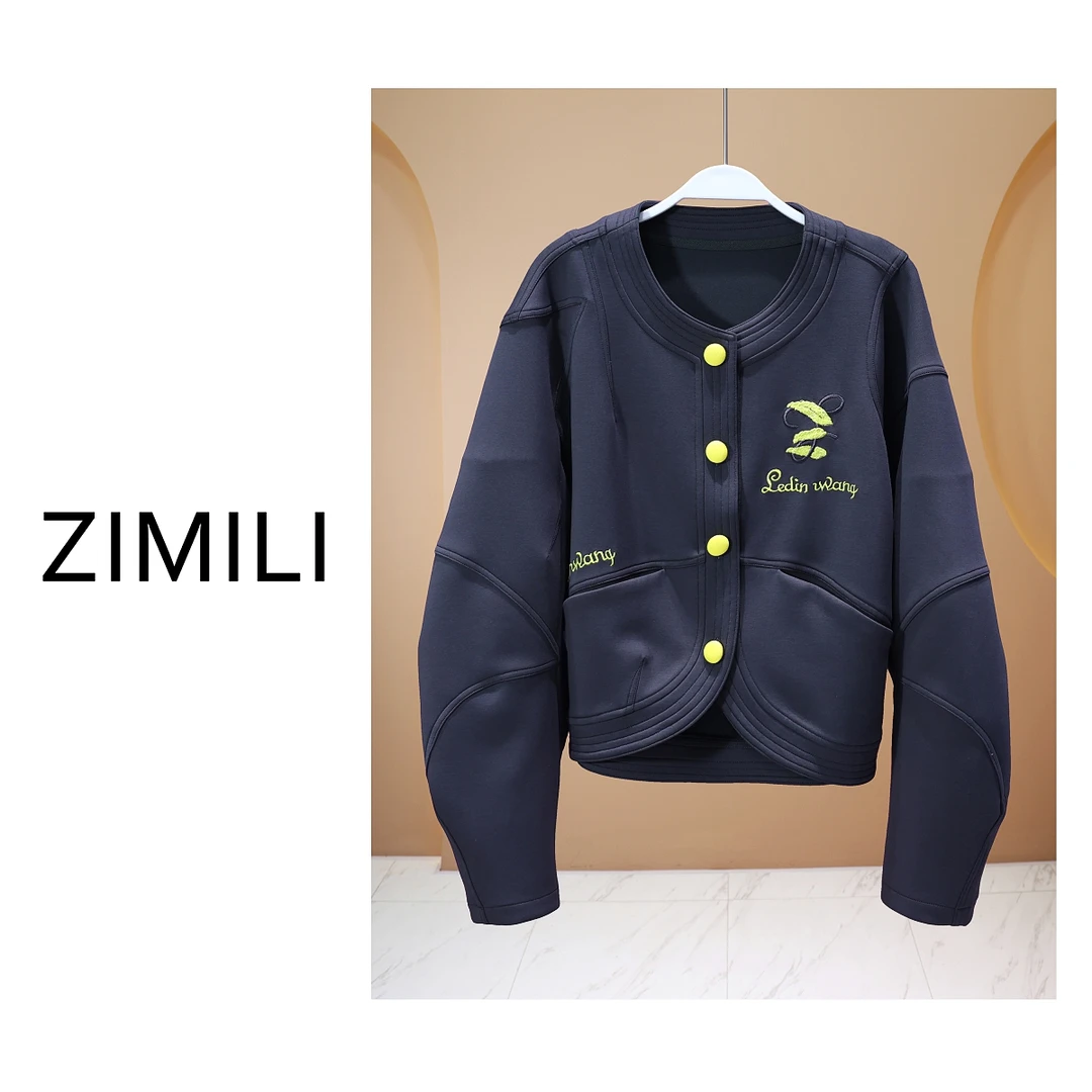 【亮哥女装】2025烟灰色撞色轻盈透气刺绣棒球领外套6169-B0