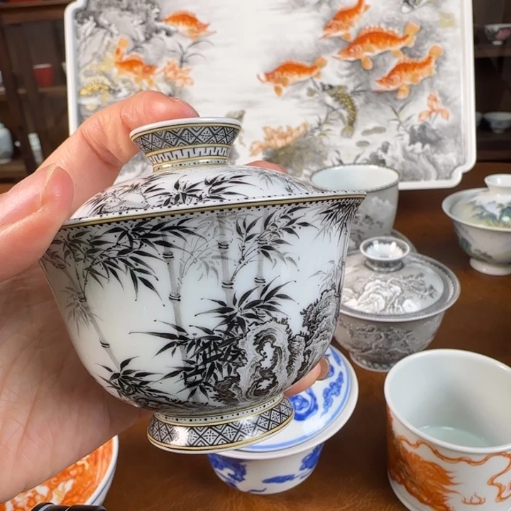 不***.墨彩竹子边角描金盖碗