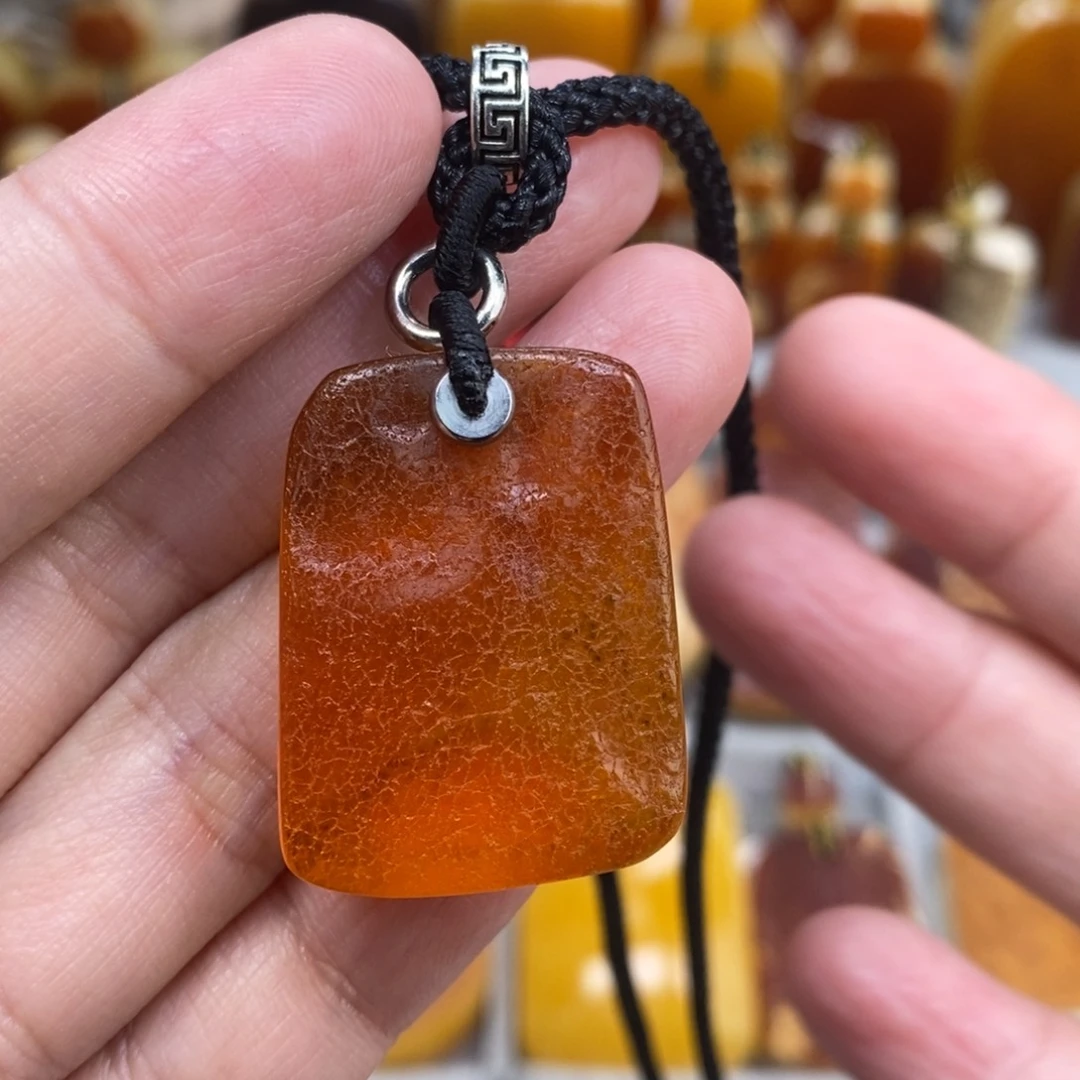 蜜蜡未镶嵌珠宝奇石