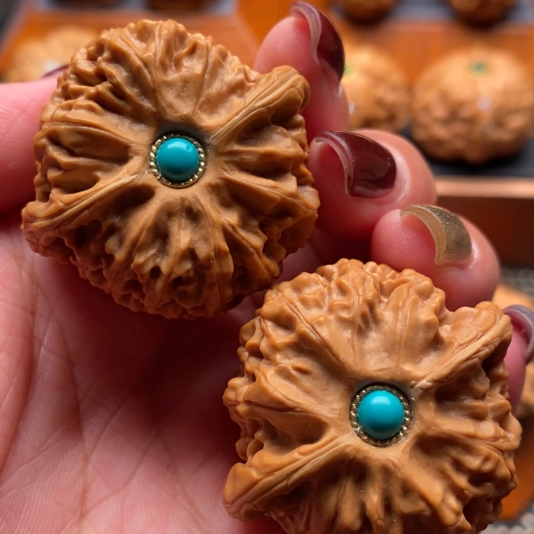 文玩核桃把件40尺寸宫灯狮子头