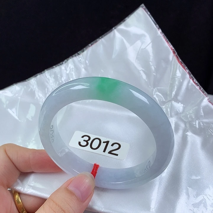 翡翠未镶嵌手镯57圈