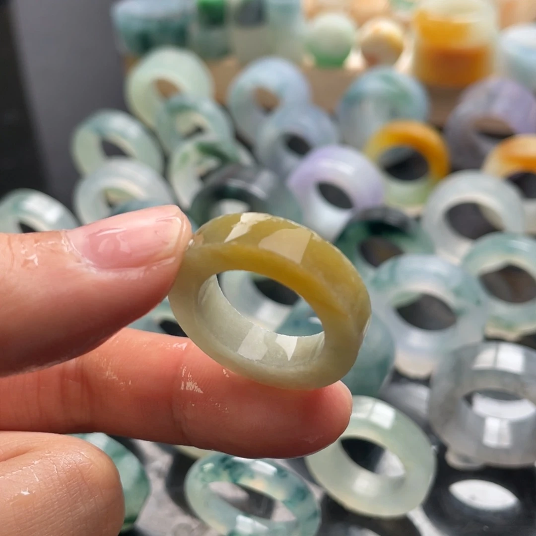 定制翡翠未镶嵌戒指