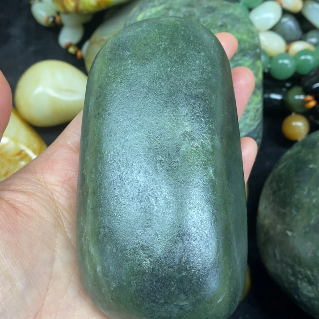 未镶嵌和田玉（糖玉）挂件皮*虎