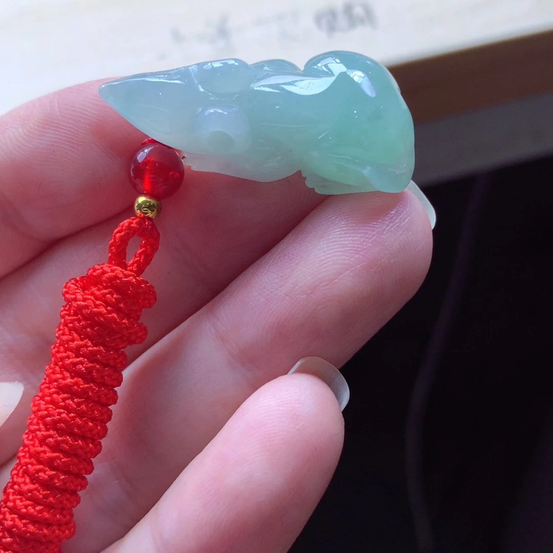 翡翠颈饰未镶嵌吊坠