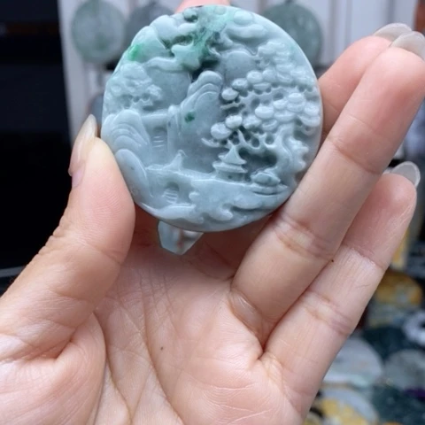 翡翠颈饰未镶嵌翡翠