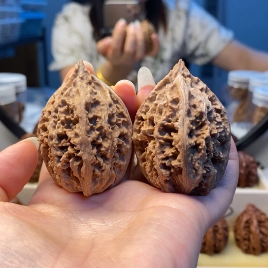 桃核把件东北秋子41